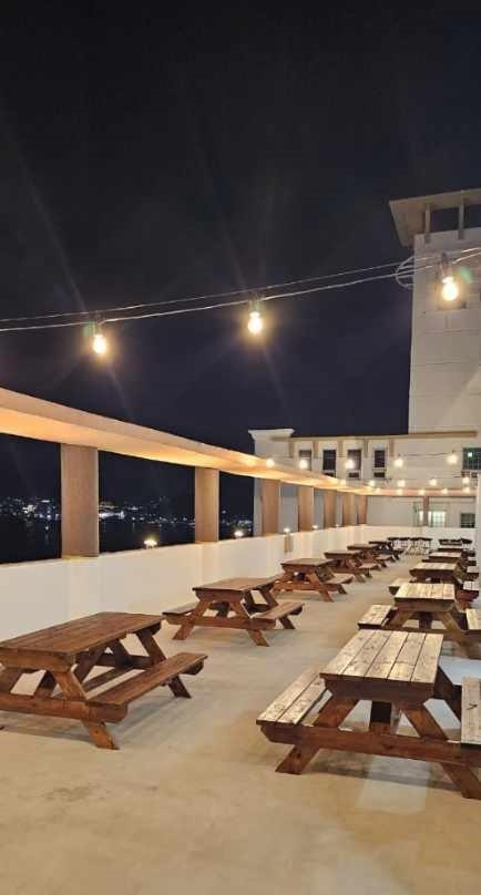 Tongyeong Bay Condo Hotel Екстер'єр фото